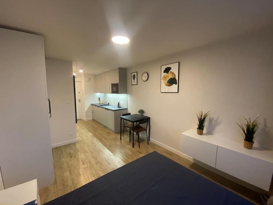New Apartment With Magnificent View Varsavia Esterno foto